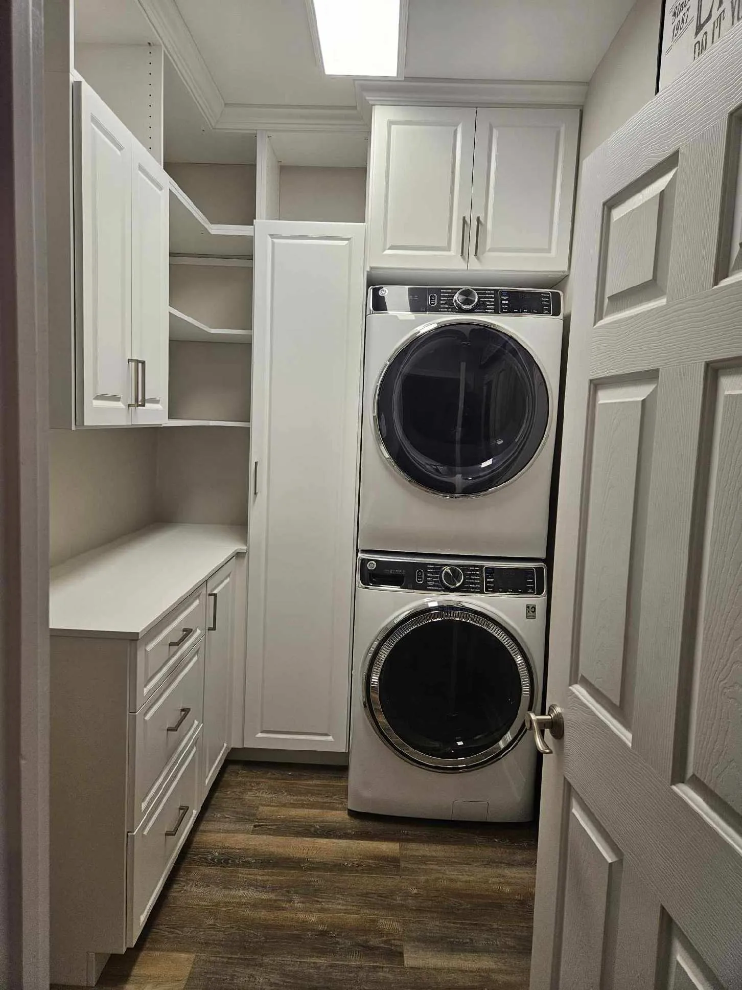 laundry room Built-ins